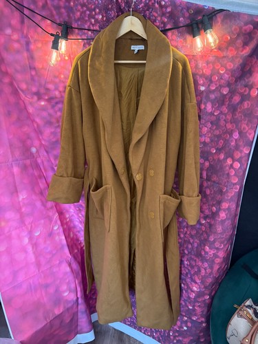 Pretty lavish camel - pretty,